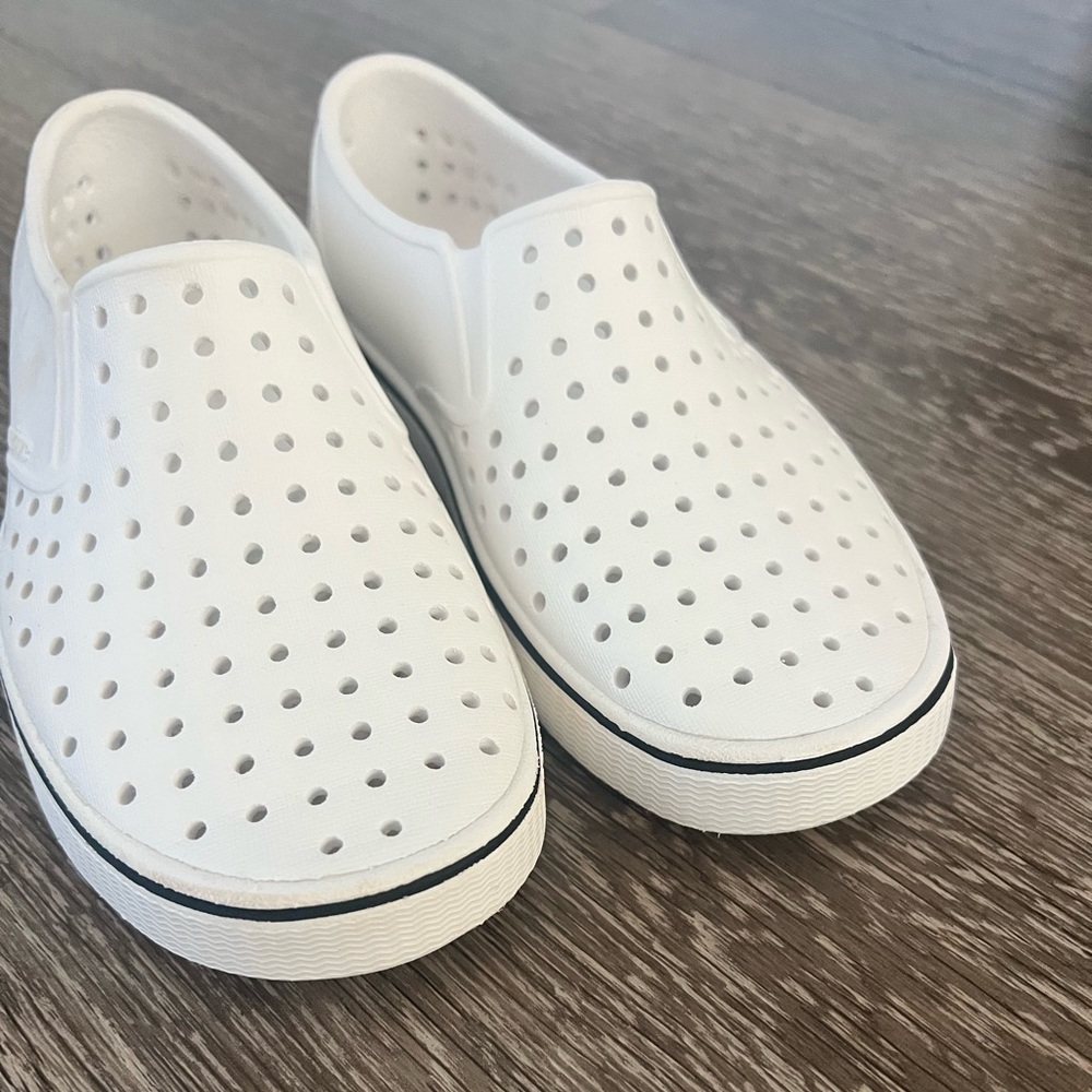 Native size 1 shoes worn once and my son doesn’t like them.